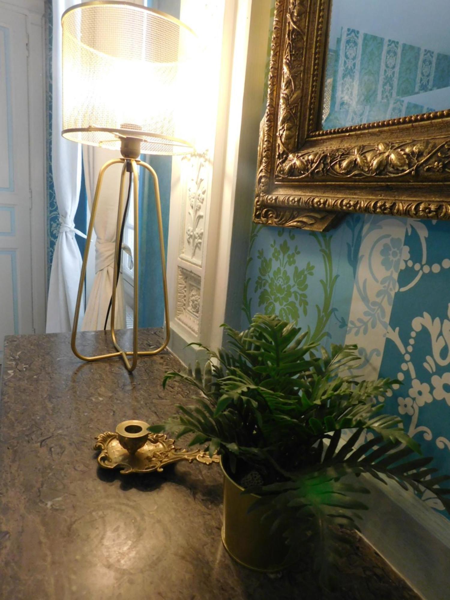 Logis Hotel Le Prince Noir Сериньяк-сюр-Гарон Экстерьер фото